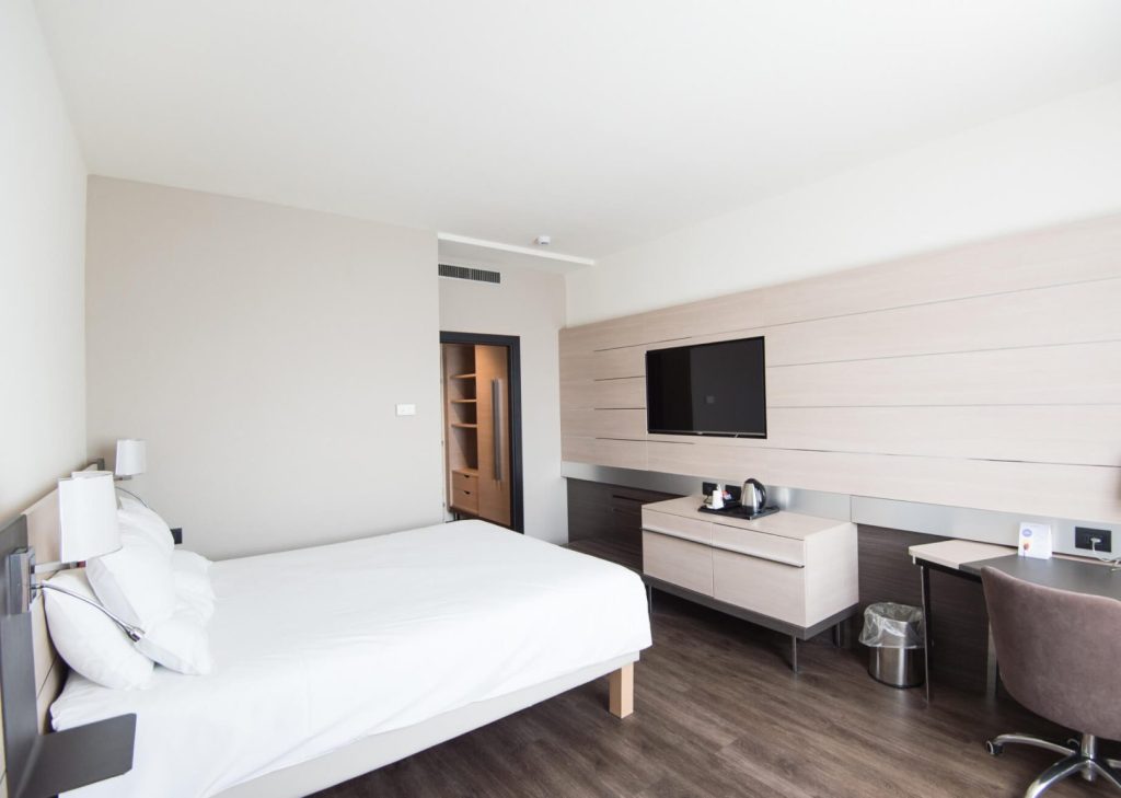 classic-double-room2-1620×1154